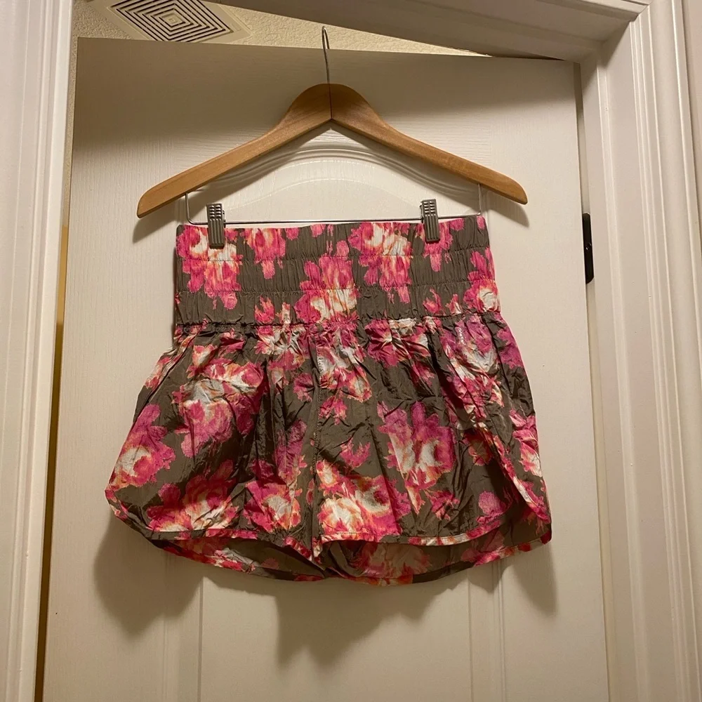 FP Movement by Free People Military Rose Floral High Waist Shorts - Picture 3 of 6